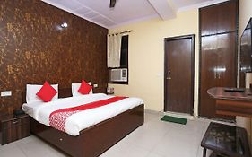 Oyo 37262 Akash Guest House